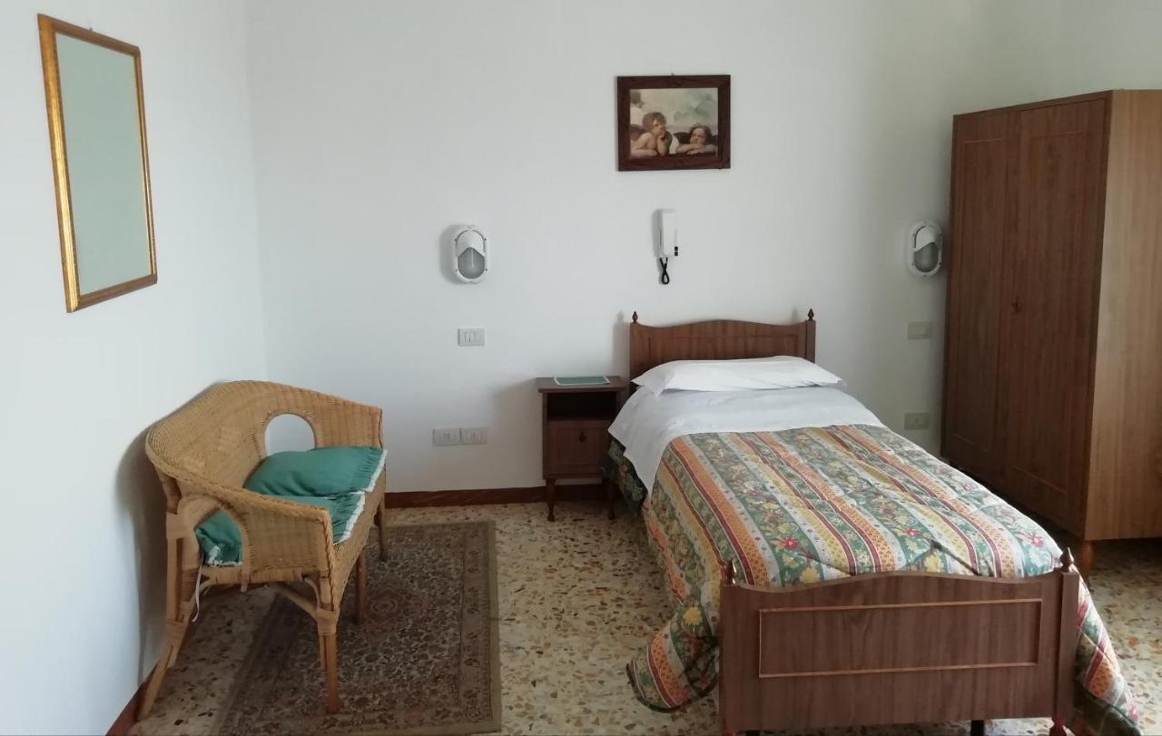 Albergo La Torre Radicofani Dış mekan fotoğraf