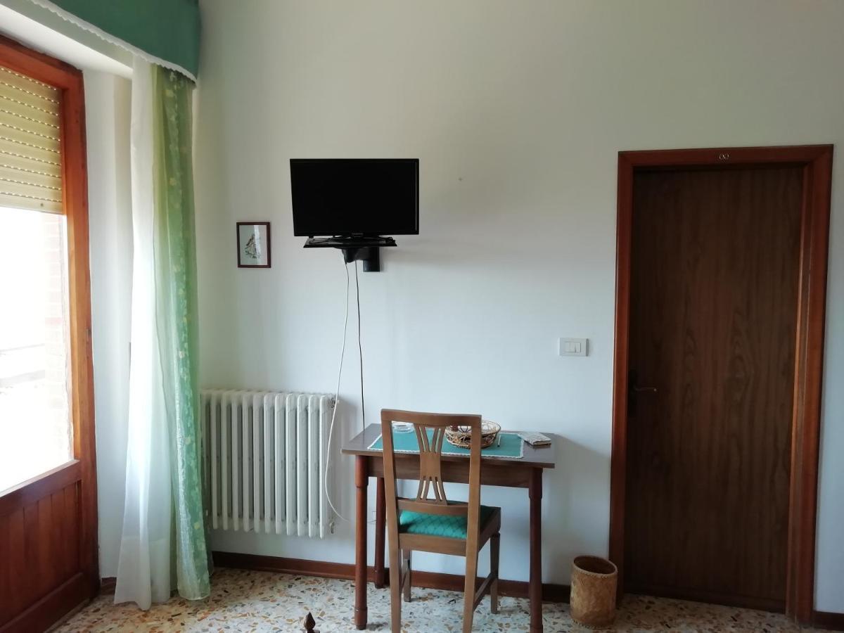 Albergo La Torre Radicofani Dış mekan fotoğraf