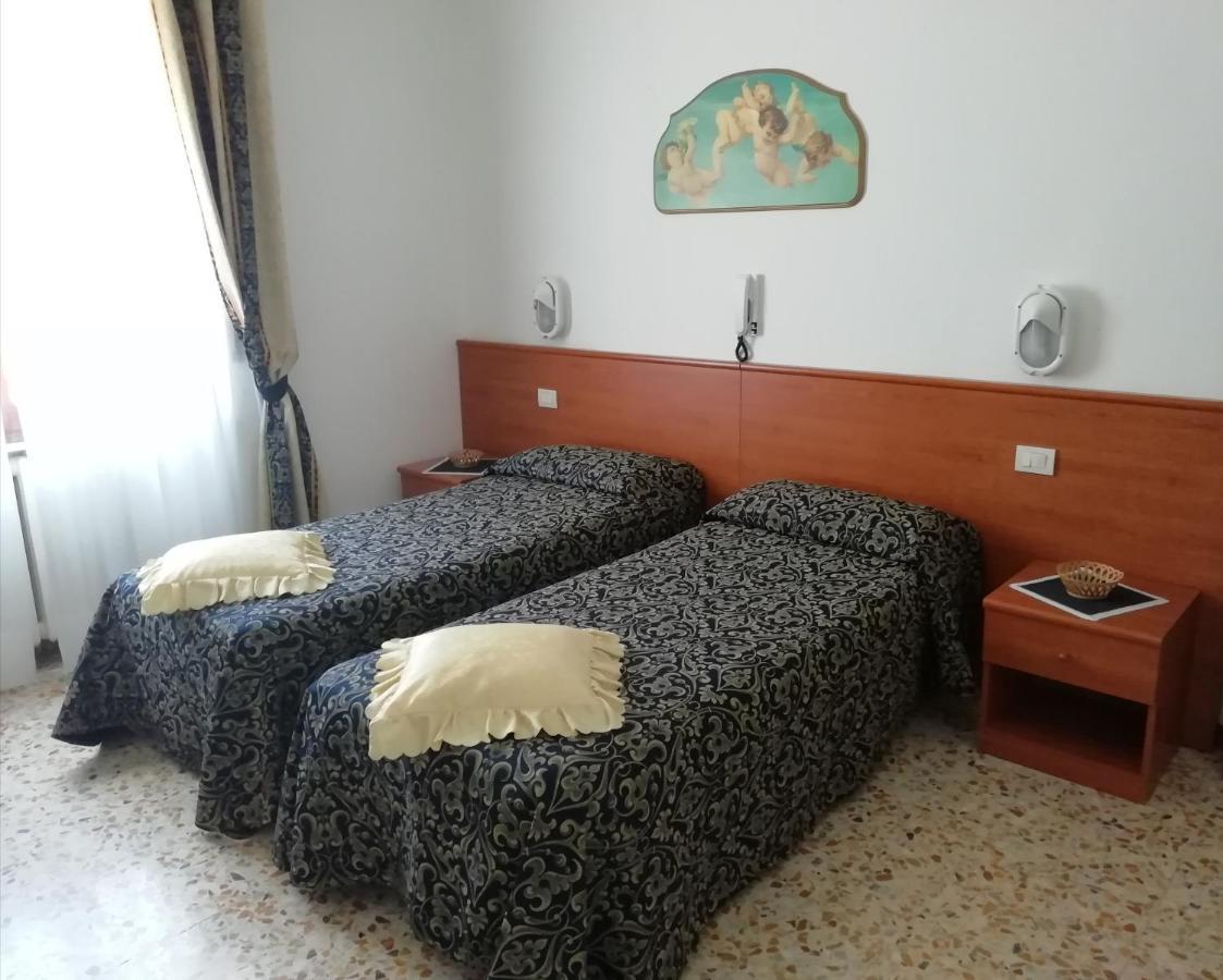 Albergo La Torre Radicofani Dış mekan fotoğraf