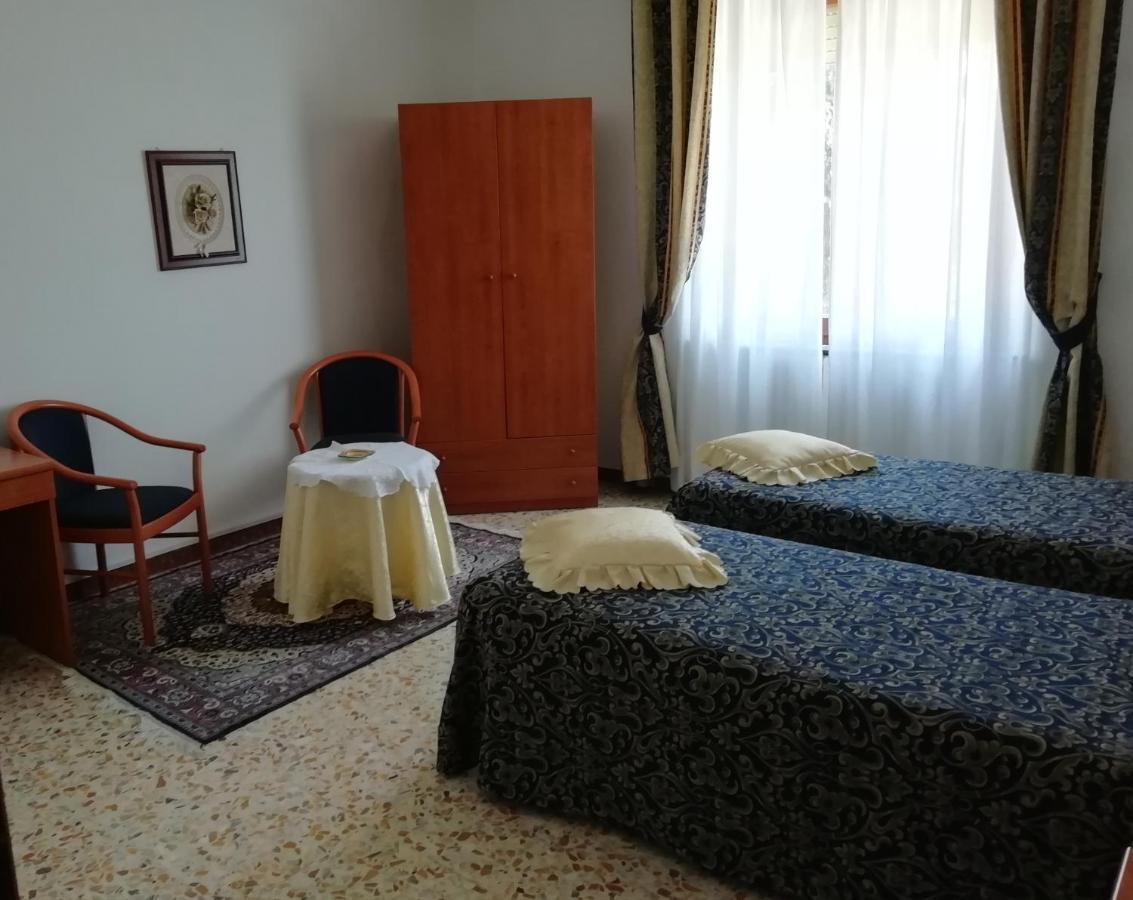Albergo La Torre Radicofani Dış mekan fotoğraf